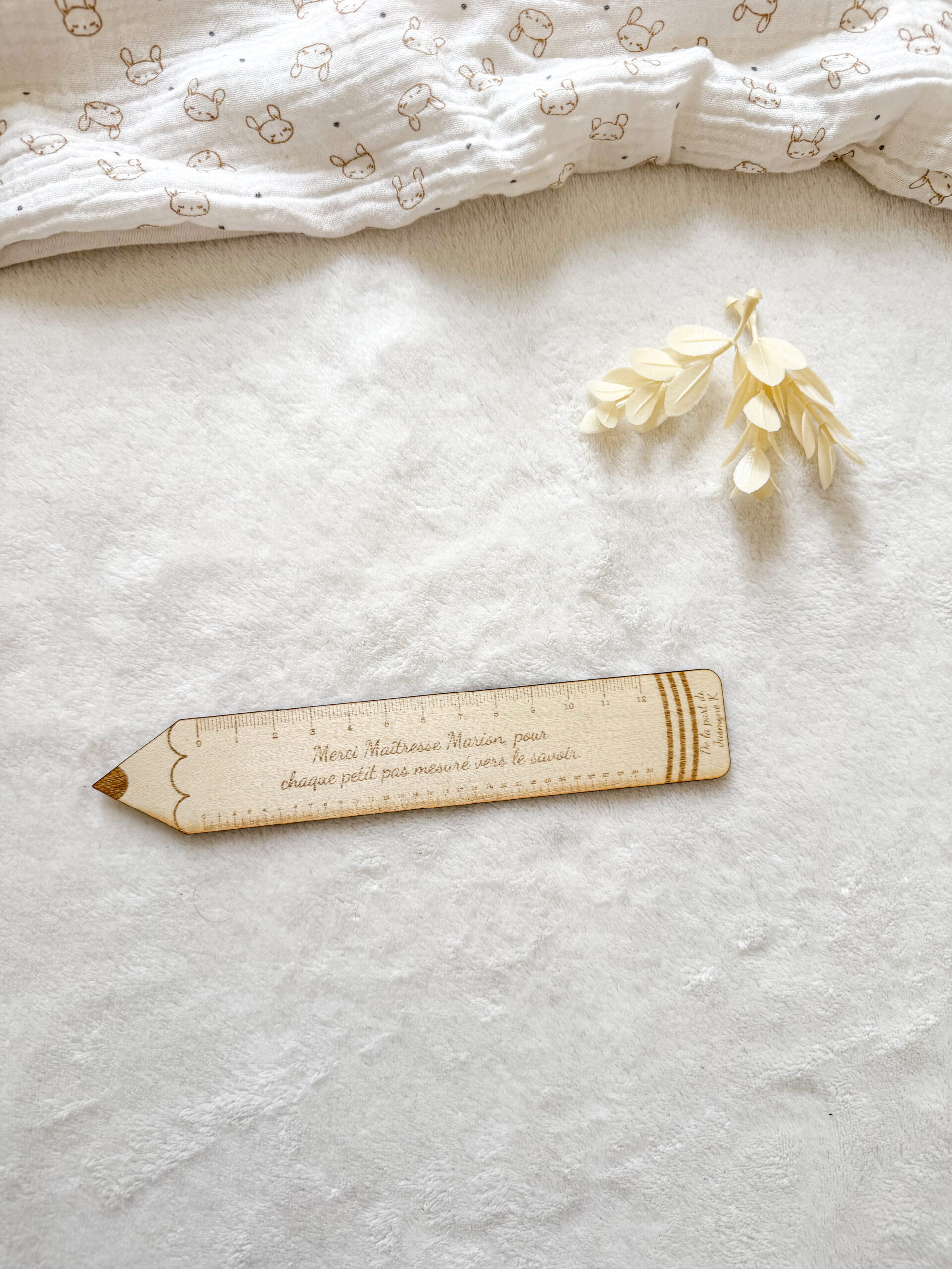 Règle en bois crayon personnalisée - Cadeau maîtresse